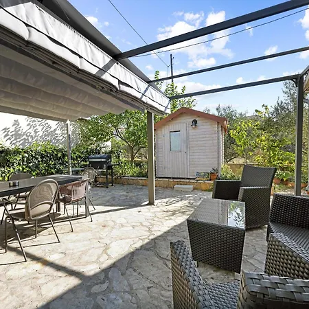 One-bedroom With Pool * Brodarica (Sibenik-Knin)