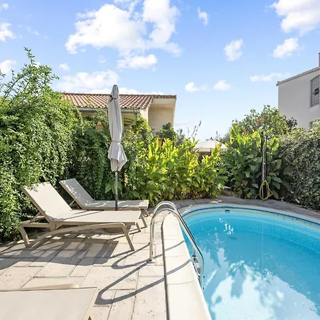 One-bedroom With Pool Appartamento Brodarica (Sibenik-Knin)