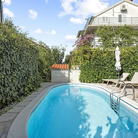 One-bedroom With Pool * Brodarica (Sibenik-Knin)